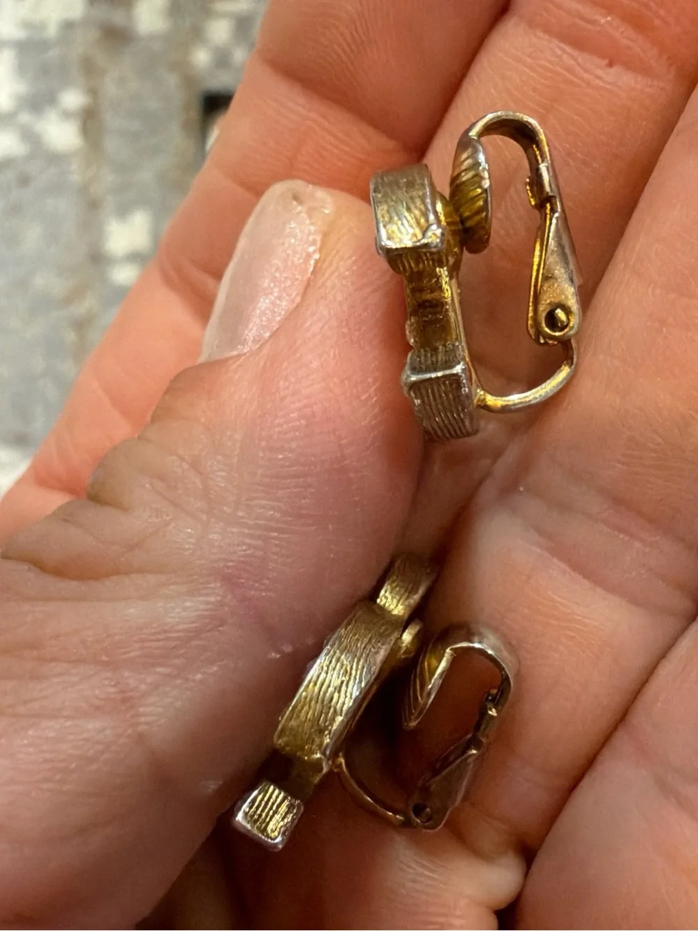CHANEL CC Logos Rhinestone Clip-On Earrings Gold Tone 2084 Auth w/Box c1108